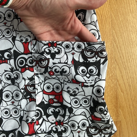 Cassandra O Scrub Top Scrubs Owl pattern sz 2x - Picture 5 of 6